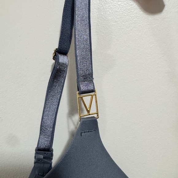 36C Victoria Secret Woman’s Bra - Picture 3 of 4